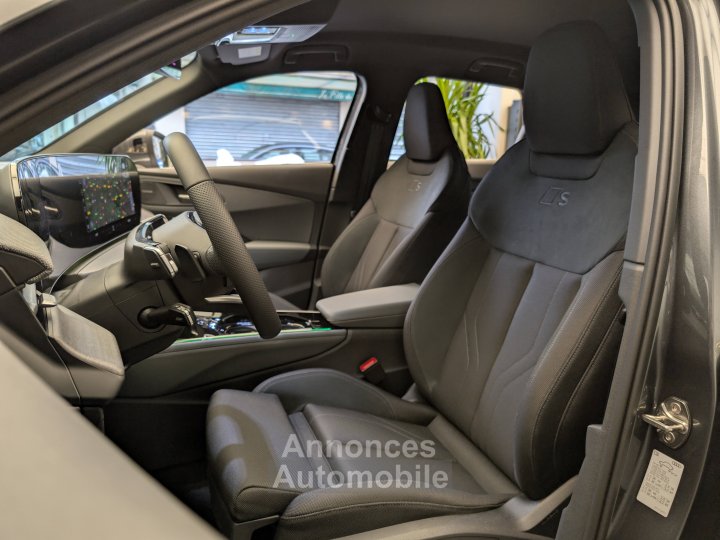 Audi Q3 HYBRIDE e-hybrid 272 ch S tronic 6 S line - 16