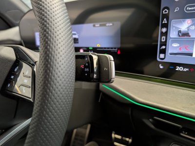 Audi Q3 HYBRIDE e-hybrid 272 ch S tronic 6 S line   - 38