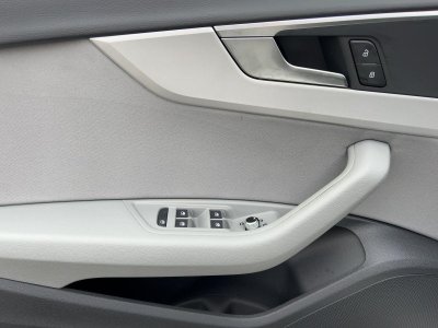 Audi A4 Avant 40 TDI S tronic Navi AHK Sitzhzg - 12