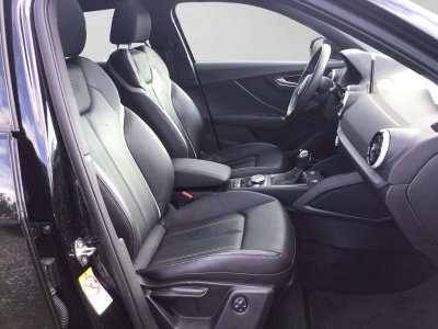 Audi Q2 35 TFSI 2x S LINE LM19 PANO MATRIX BuO   - 4