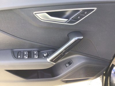 Audi Q2 35 TFSI 2x S LINE LM19 PANO MATRIX BuO   - 8