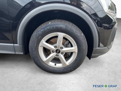Audi Q2 30 TFSI Kamera-Car Play-SHZ-   - 5
