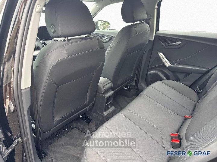 Audi Q2 30 TFSI Kamera-Car Play-SHZ- - 13