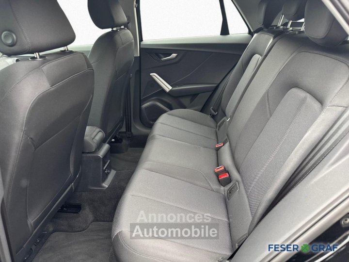 Audi Q2 30 TFSI Kamera-Car Play-SHZ- - 14