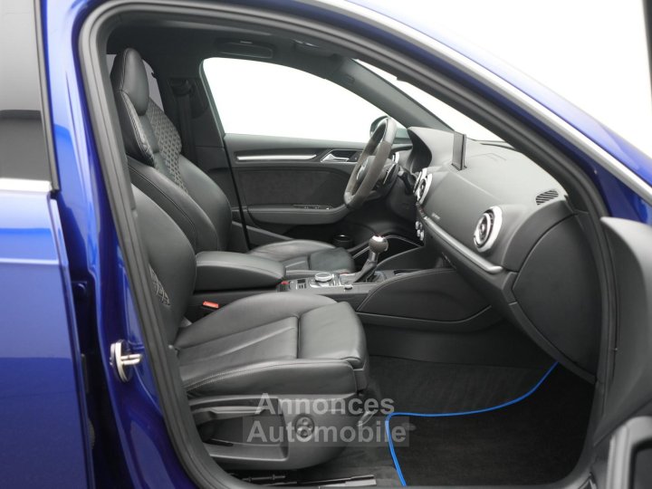 Audi RS3 PANO SHZ MATRIX ACC B&O INDIVIDUAL RAUTE - 12