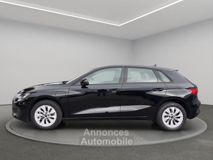 Audi A3 Sportback 14 40 TFSI e - 204 - BV S-Tronic 6 8Y S line PHASE 1 - 4