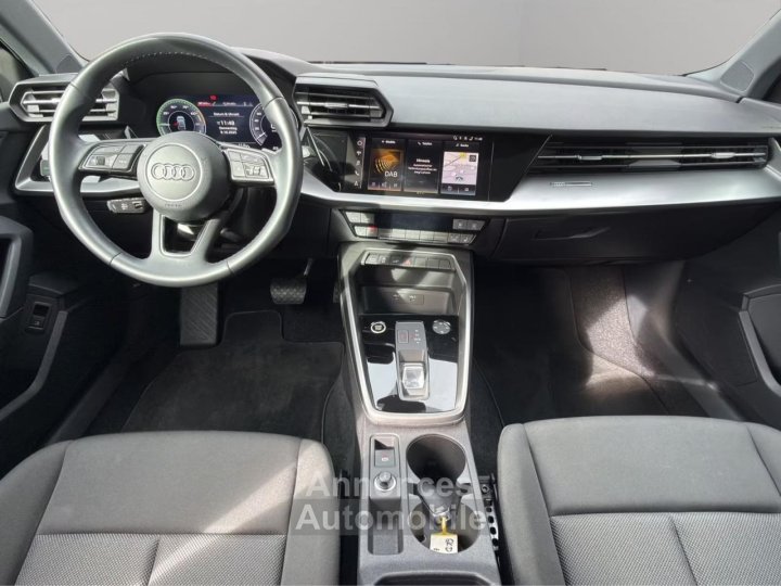 Audi A3 Sportback 14 40 TFSI e - 204 - BV S-Tronic 6 8Y S line PHASE 1 - 8