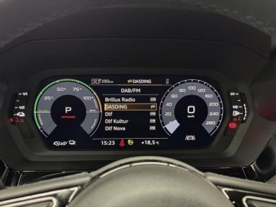 Audi A3 Sportback 14 40 TFSI e - 204 - BV S-Tronic 6 8Y S line PHASE 1 - 5