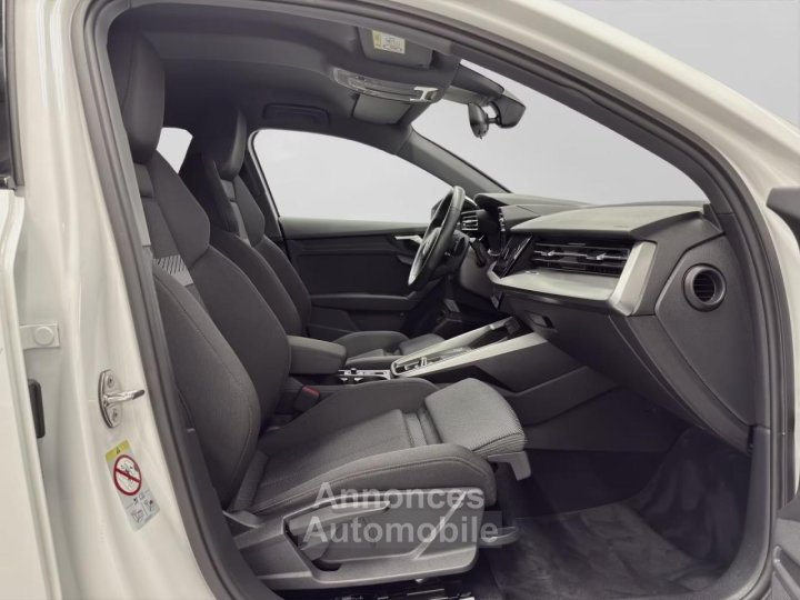 Audi A3 Sportback 14 40 TFSI e - 204 - BV S-Tronic 6 8Y S line PHASE 1 - 6
