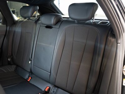 Audi A4 Avant (B9) 20 TDI 190 S line S tronic 7 - Distribution neuve / Attelage origine   - 18