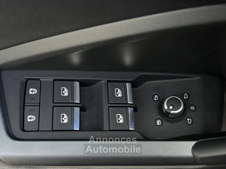 Audi Q3 Sportback 45 TFSIe  245 ch S tronic 6 S line - 15