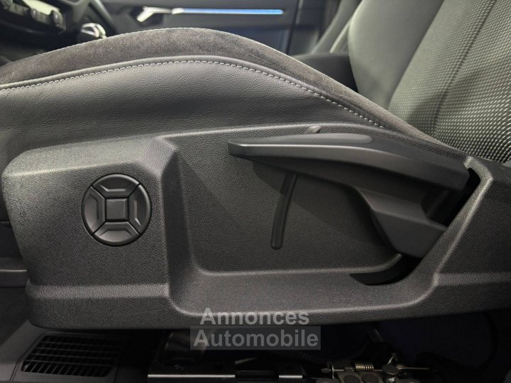 Audi Q3 Sportback 45 TFSIe  245 ch S tronic 6 S line - 19