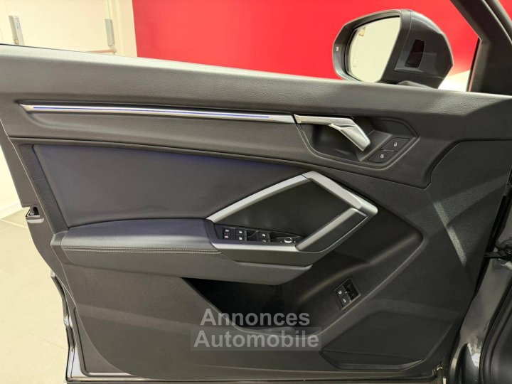 Audi Q3 Sportback 45 TFSIe  245 ch S tronic 6 S line - 14