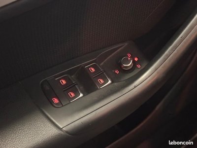 Audi Q3 20 TDI 120CH S-LINE   - 20