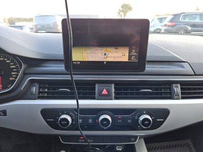Audi A4 20 TDI 150cv ULTRA   - 9