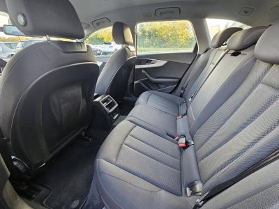 Audi A4 20 TDI 150cv ULTRA   - 13