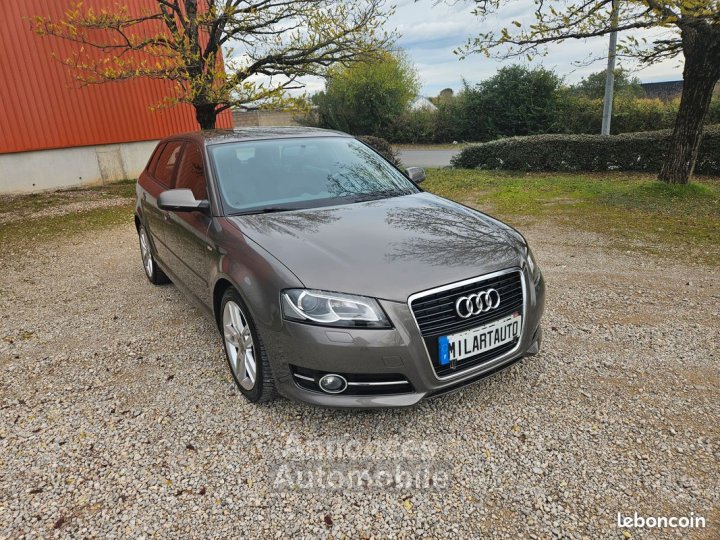 Audi A3 18 TFSI S Line Sportpaket Plus Très Bon Etat - 7