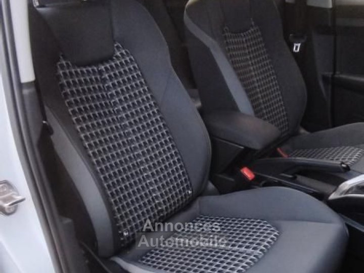 Audi A1 Sportback 15 35 TFSI 150CH BUSINESS LINE S-TRONIC BVA CARPLAY SIEGES CHAUFFANTS - 31