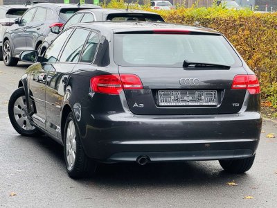 Audi A3 Sportback 16 TDi e Attraction - 4