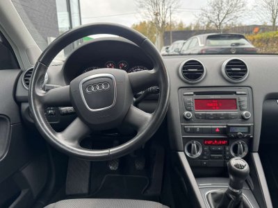 Audi A3 Sportback 16 TDi e Attraction - 10