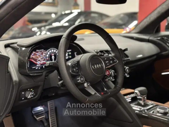 Audi R8 V10 Quattro Performance 620cv - 12