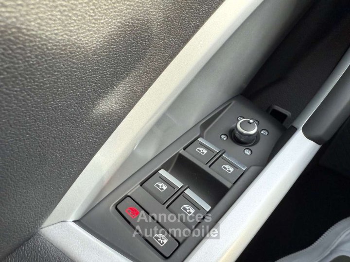 Audi Q3 SUV 20 TDi S line tronic - 20