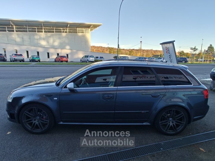 Audi RS4 Avant 42 V8 FSI 420 QUATTRO - 4
