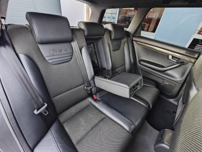 Audi RS4 Avant 42 V8 FSI 420 QUATTRO   - 14