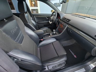 Audi RS4 Avant 42 V8 FSI 420 QUATTRO   - 15