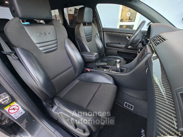 Audi RS4 Avant 42 V8 FSI 420 QUATTRO - 16