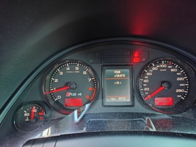 Audi RS4 Avant 42 V8 FSI 420 QUATTRO   - 26