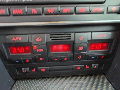 Audi RS4 Avant 42 V8 FSI 420 QUATTRO   - 31