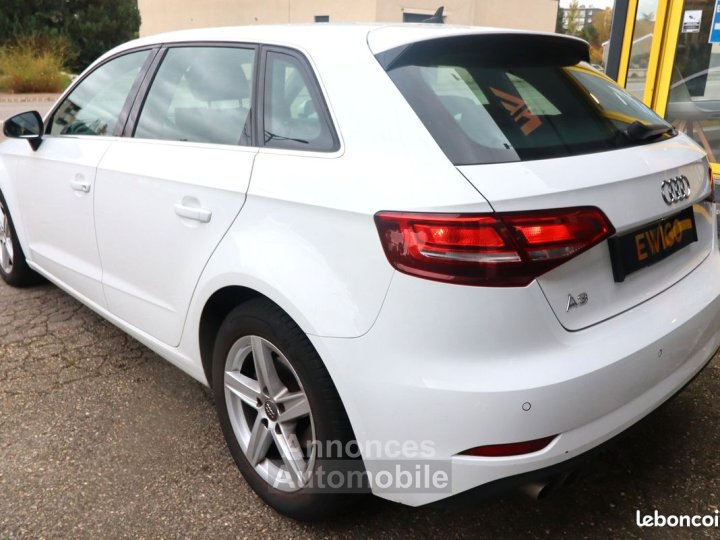 Audi A3 Sportback 15 tfsi 150 ch design s-tronic bva %2B sieges chauffants - 2