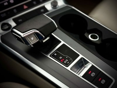 Audi A6 Avant 20TDi-1ERPRO-TOUVRANT-GPS-CUIR-PDC-ATTELAGE - 11