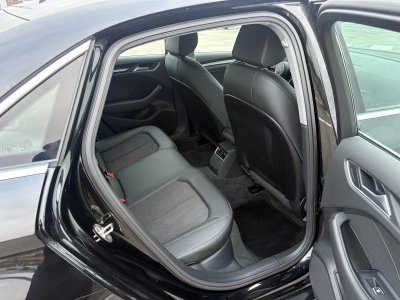 Audi A3 BERLINE 16 TDI 110CH DESIGN LUXE S TRONIC 7   - 14