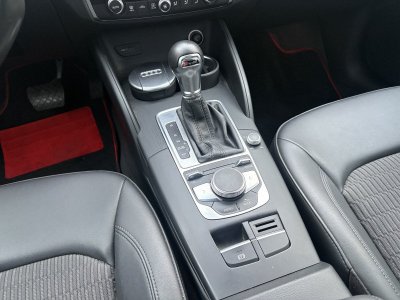 Audi A3 BERLINE 16 TDI 110CH DESIGN LUXE S TRONIC 7   - 19