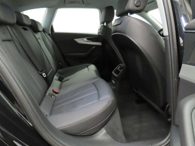 Audi A4 Avant 30TDi Adv STRONIC   - 9