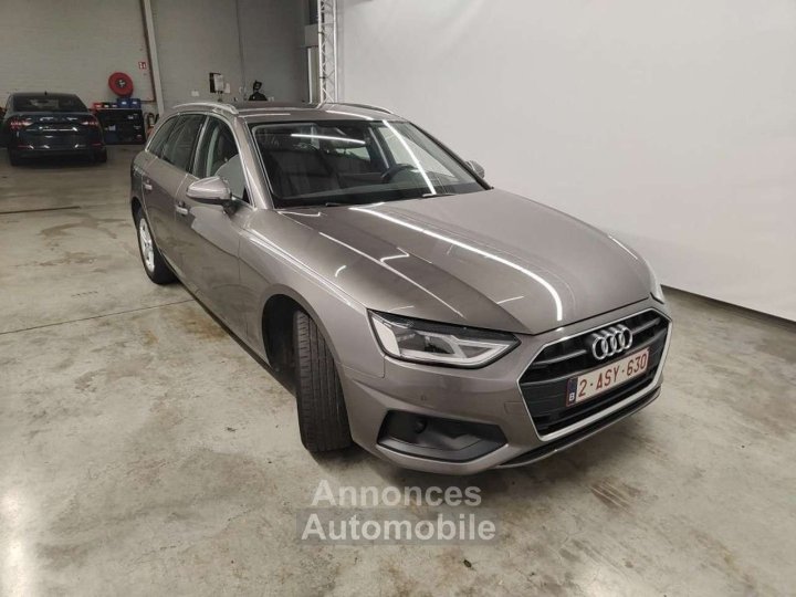 Audi A4 Avant 30TDi STRONIC - 3