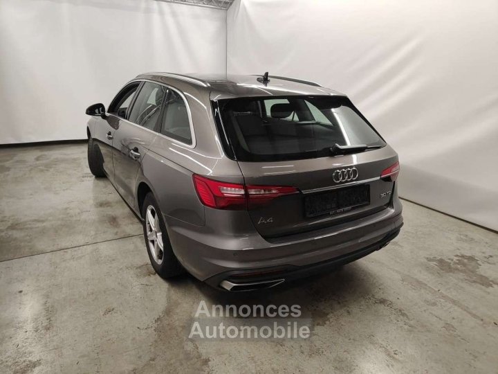 Audi A4 Avant 30TDi STRONIC - 5