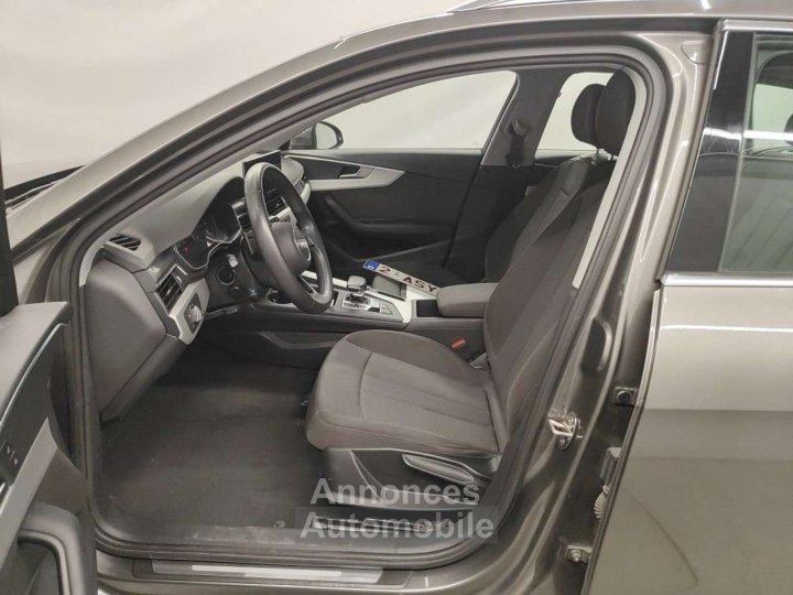 Audi A4 Avant 30TDi STRONIC - 8