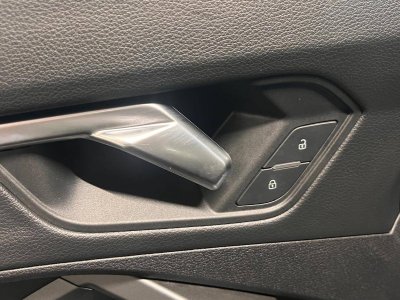 Audi Q3 Sportback 45 TFSIe 245 ch S tronic 6 S line - 14