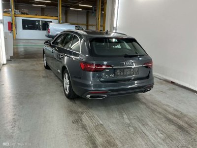 Audi A4 Avant 35TFSi Adv STRONIC - 4