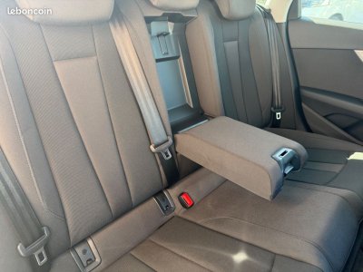 Audi A4 2l 40 tfsi 190ch business line + attelage   - 12