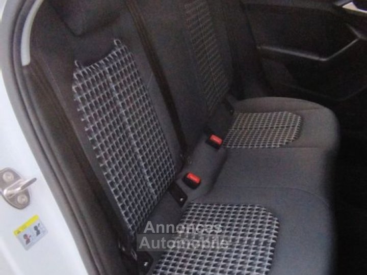 Audi A1 Sportback 15 35 tfsi 150ch business line s-tronic bva carplay sieges chauffants - 12
