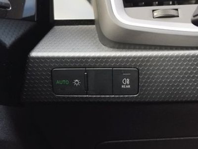 Audi A1 Sportback 15 35 tfsi 150ch business line s-tronic bva carplay sieges chauffants   - 25