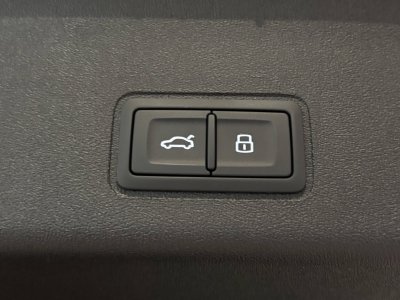 Audi Q3 HYBRIDE e-hybrid 272 ch S tronic 6 S line - 22