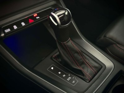 Audi Q3 Sportback 20TDiQuattroFULLS-LINE-COCKPIT-TO-CUIR - 16