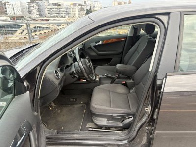 Audi A3 Sportback 20 TDI 140CH AMBIENTE S TRONIC 6   - 9