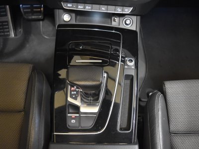 Audi Q5 40 TDI 204 S tronic 7 Quattro S line - 24
