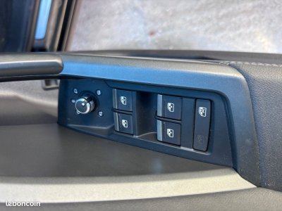 Audi Q3 Sportback 20 35 tdi 150 s-line s-tronic bva - 8